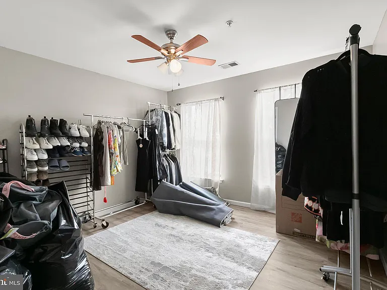 7202 Exbury Ct — Photo 43