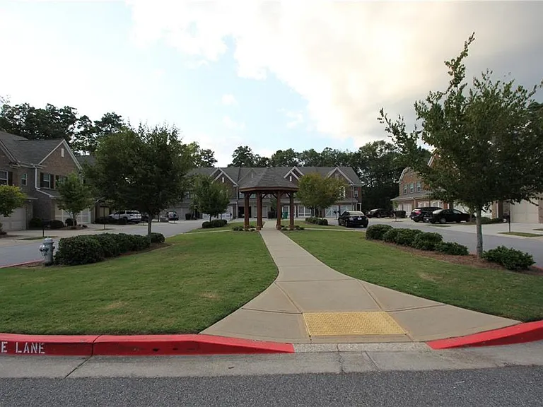 2132 Greencrest Cir — Photo 39