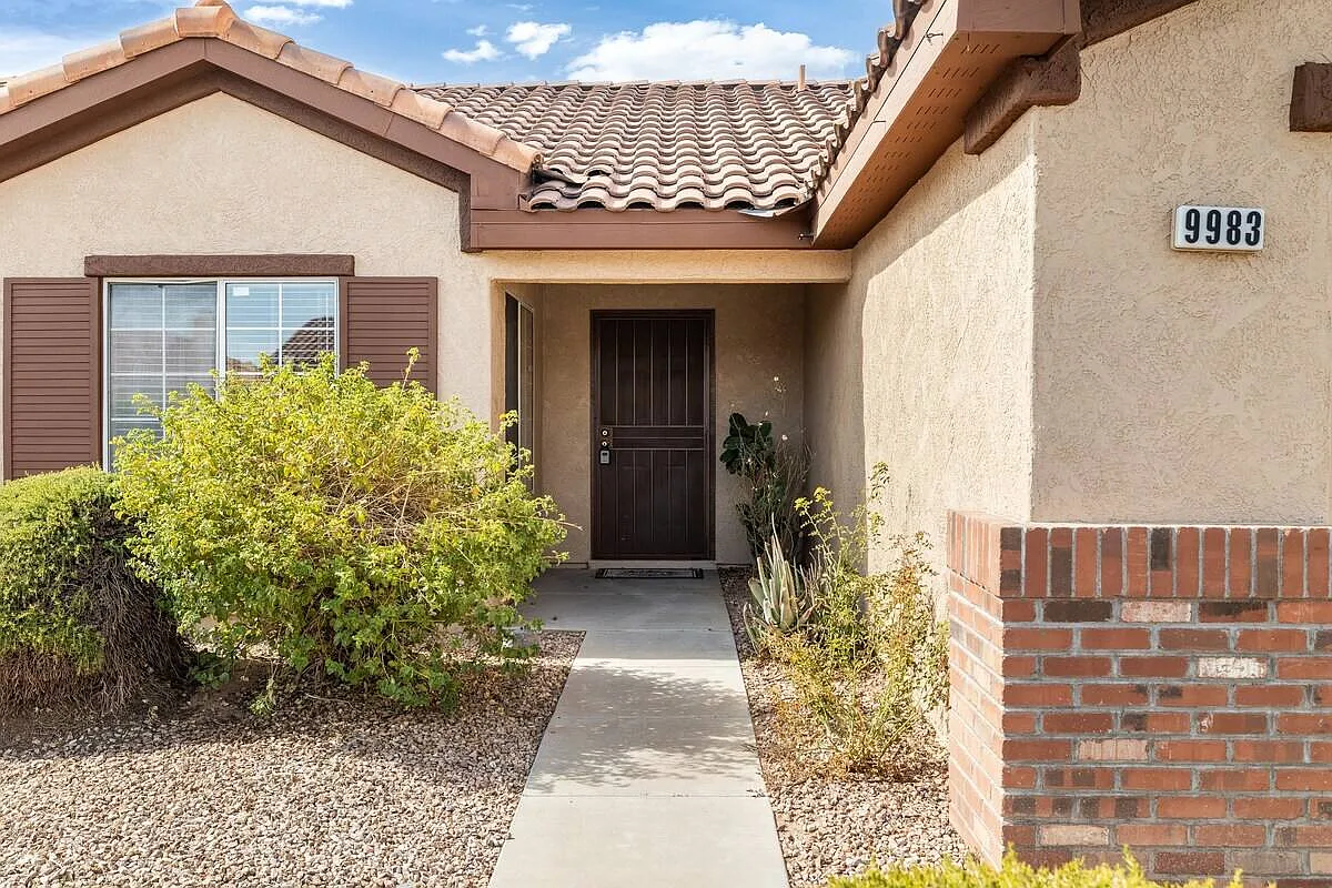 3 bed, 1189 sqft, $3,900 — Photo 3