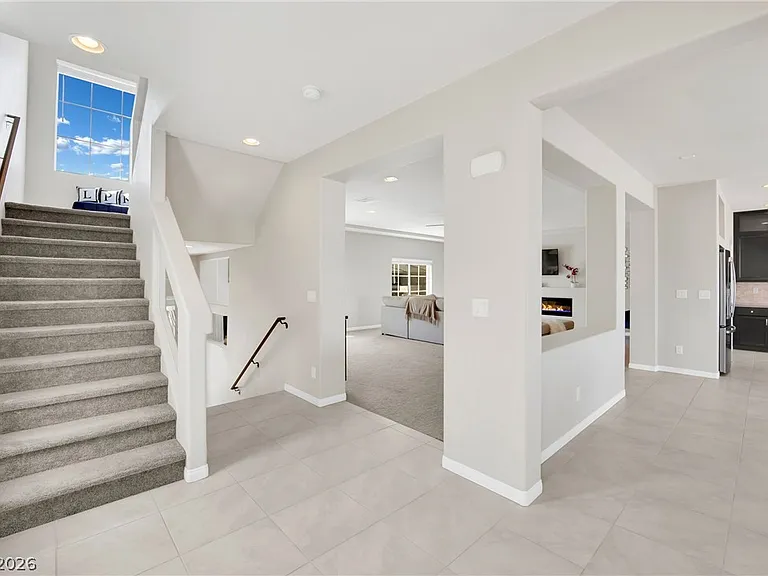 9770 Hawk Crest St — Photo 6