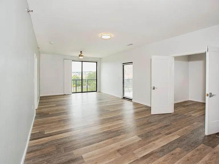 River Rock Apartments — Photo 30