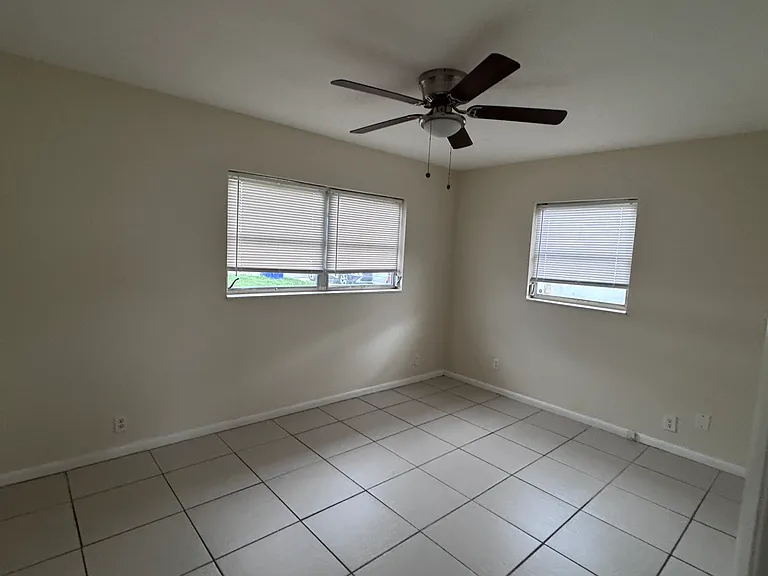 320 Ibis Ave — Photo 11