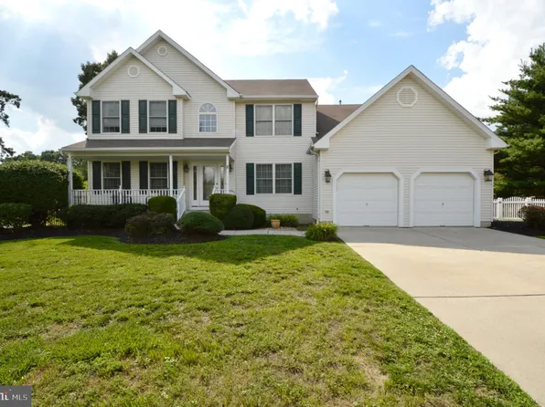 8 Toby Wells Ct, Delran, NJ 08075