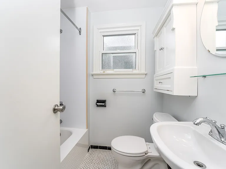 939 Weston Dr #1 — Photo 8