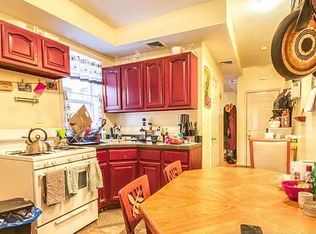 1152 Saint Johns Pl #2B, Brooklyn, NY 11213