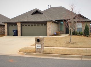 10916 SW 32nd Ter, Yukon, OK 73099