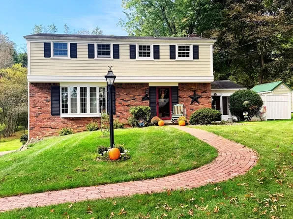 1808 Concord Dr, Allison Park, PA 15101