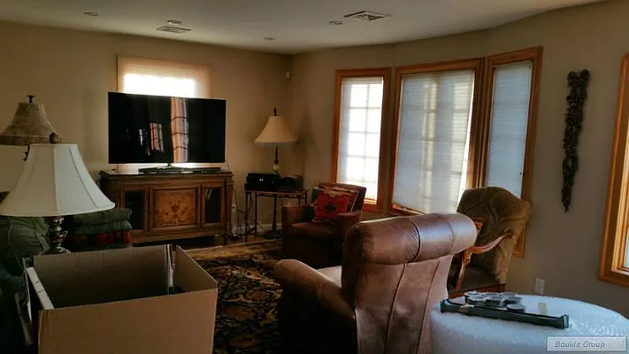 Rented by Bouklis Group | media 22