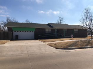 630 S Oak Ave, Ada, OK 74820