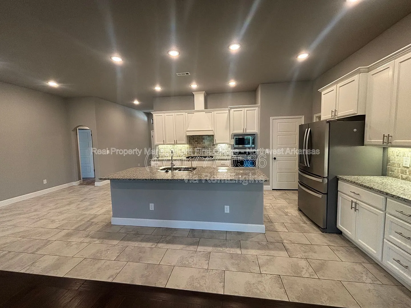 4 bed, 3.0 bath, 2629 sqft, $2,500 — Photo 4