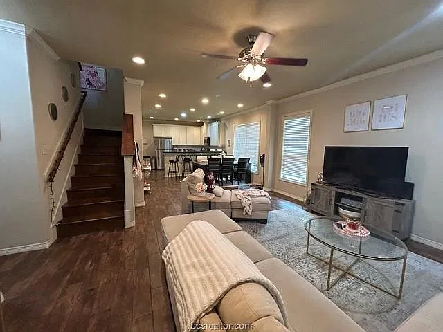 104 Richards Street - 1 — Photo 3