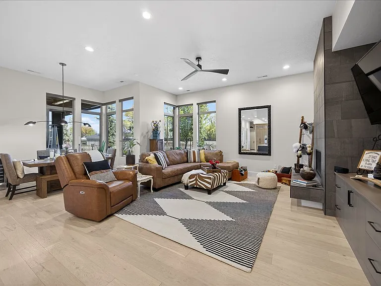 4718 E Goldstone Dr — Photo 10
