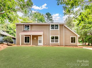 8219 Rittenhouse Cir, Charlotte, NC 28270