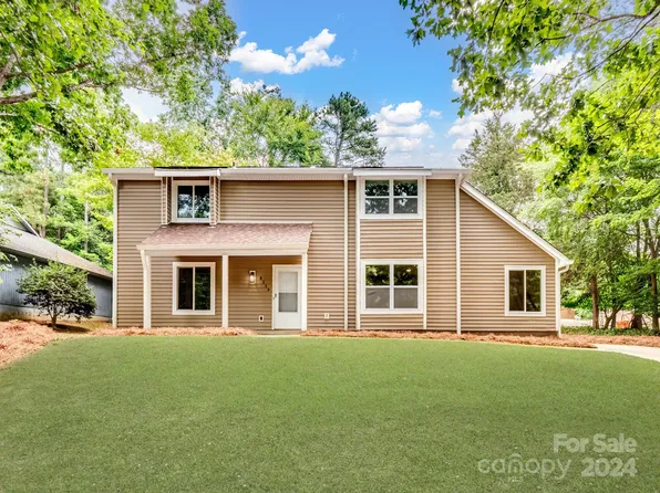 8219 Rittenhouse Cir, Charlotte, NC 28270