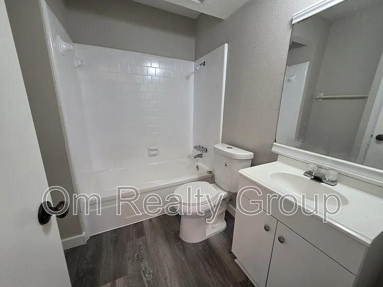 12740 Shannon Hills Dr — Photo 6
