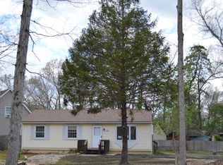 110 W Colton Ln, Williamstown, NJ 08094