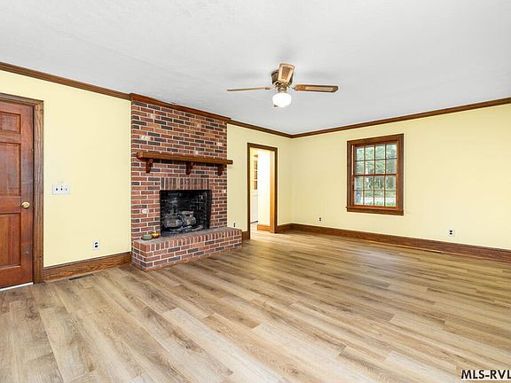 5th image of 209 Woodrow Rd