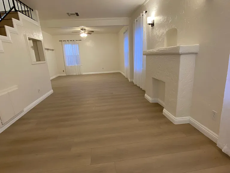 5460 Pine Ave — Photo 7