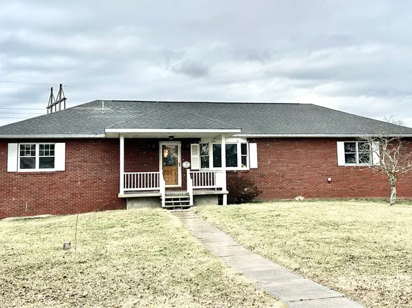 108 Wayside Dr, Uniontown, PA 15401