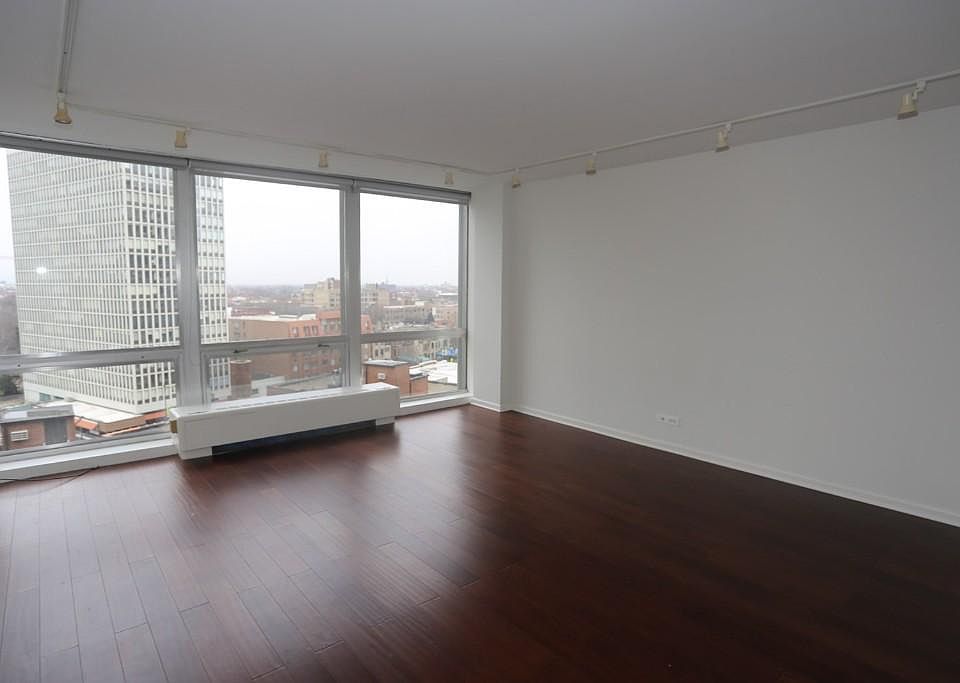 1st image of 2400 N Lakeview Ave APT 810