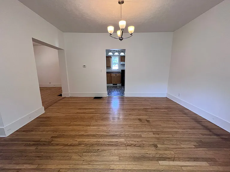 724 Fairview Ave NE — Photo 7
