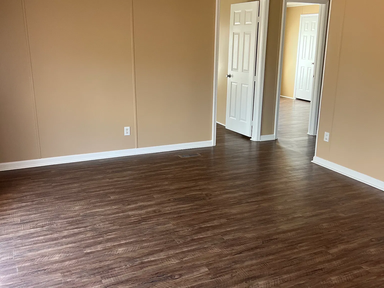 3 bed, 1288 sqft, $995 — Photo 2