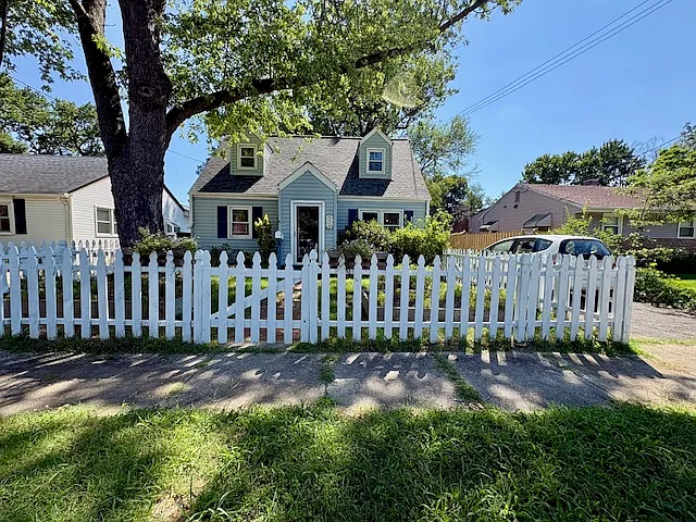 3 bed, 1300 sqft, $2,950 — Photo 2