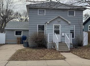 313 9th St SE, Watertown, SD 57201