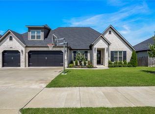 1170 Elizabeth Dr, Bentonville, AR 72713