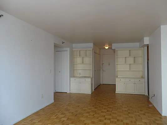 Sold by Nest Seekers International | media 35