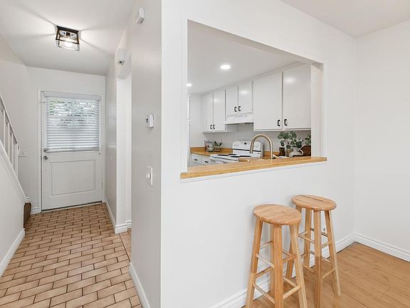4th image of 128 Birchwood Ln