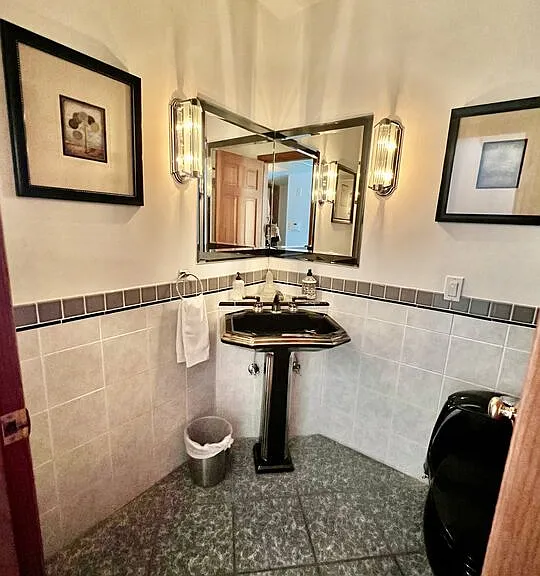 970 Palm Ave #104 — Photo 7