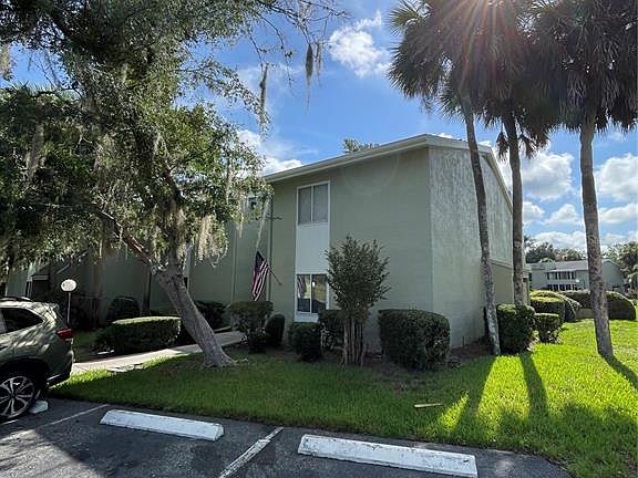 3rd image of 586 Bahia Cir #B