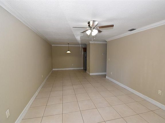 4th image of 5221 BAYSHORE BOULEVARD #45
