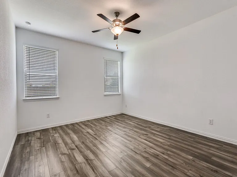 1601 Madison Dr — Photo 17