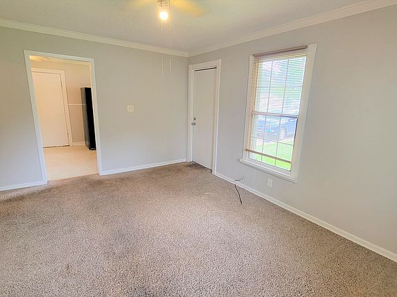 3rd image of 309 Waller Ave
