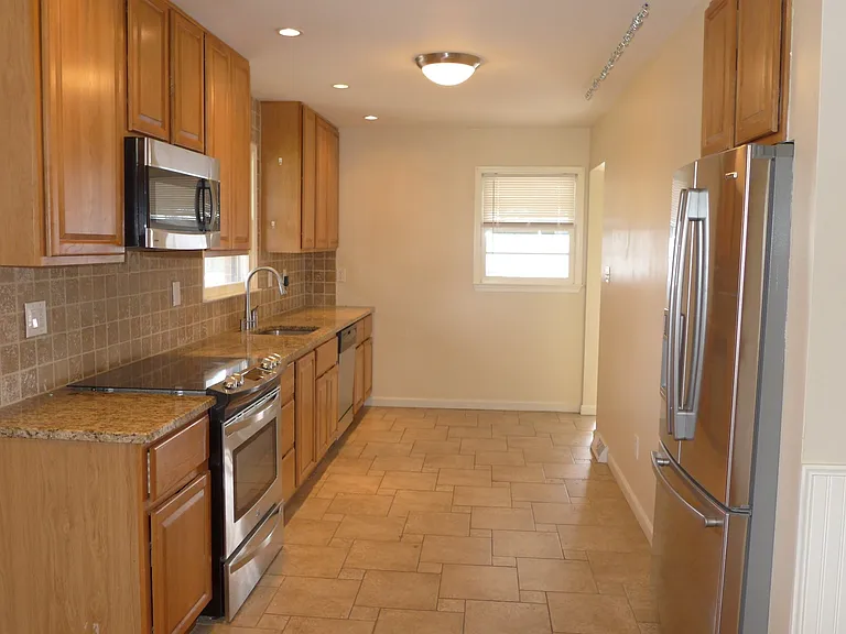 93 Great Lake Dr — Photo 8