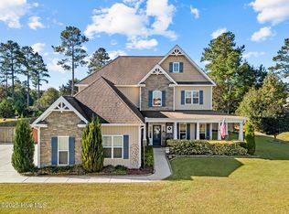 715 Southernwood Pl, Hubert, NC 28539