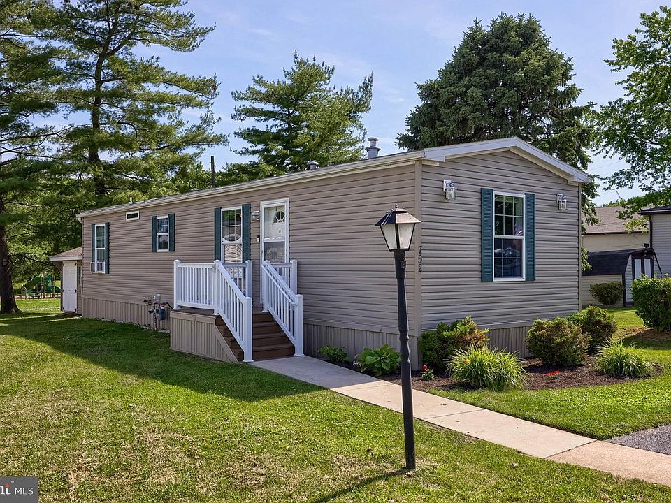 1st image of 752 Sherry Ln