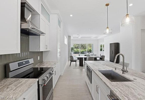 4th image of 1027 Frank Whiteman BLVD