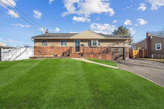 1st image of 56 Wiltshire Drive
