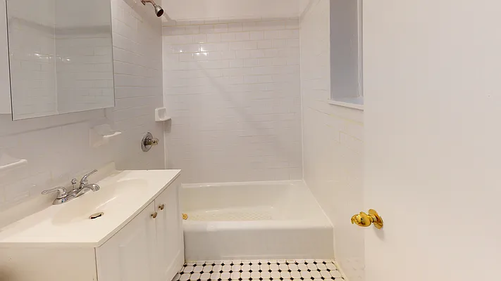 Rented by Bond New York | media 10