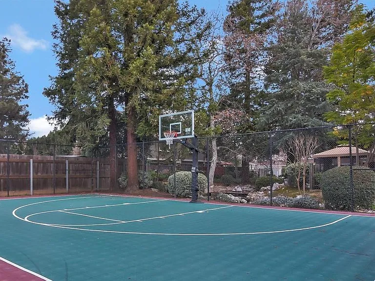 387 Creekview Dr — Photo 20