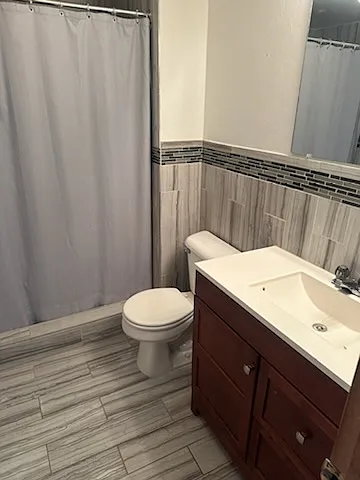 114 Steele St #1/2