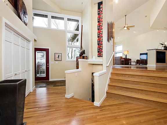 4th image of 10219 51st St NW