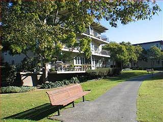 4th image of 847 N Humboldt St APT 403