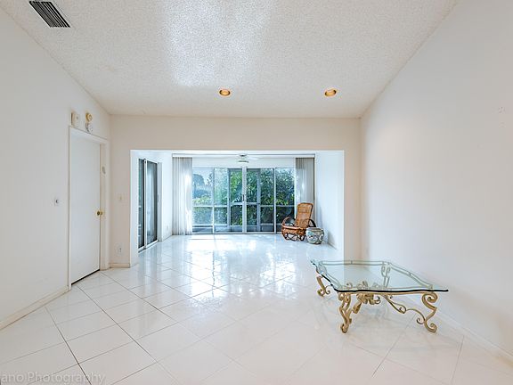 4th image of 7712 Coral Lake Dr