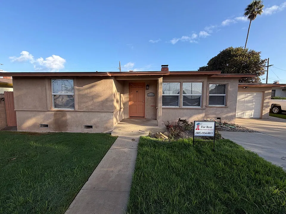 607 E Mariposa Way