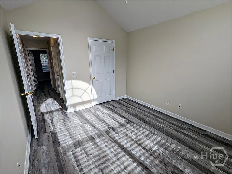 89 Carlisle Ln — Photo 19
