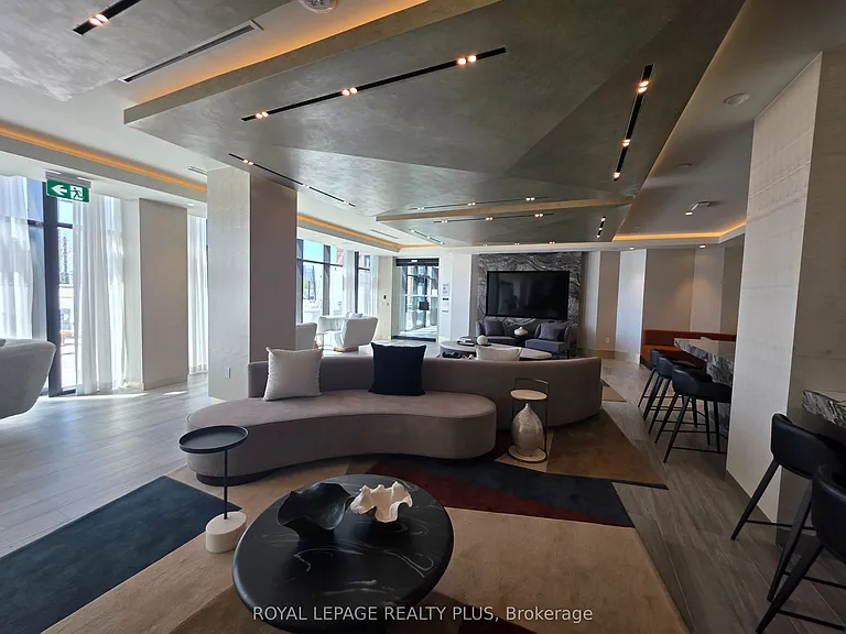 858 Dupont St #805 — Photo 21
